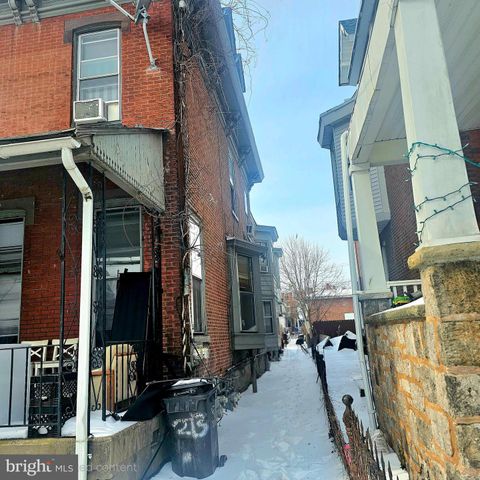 215 HAWS AVE, Norristown, PA 19401