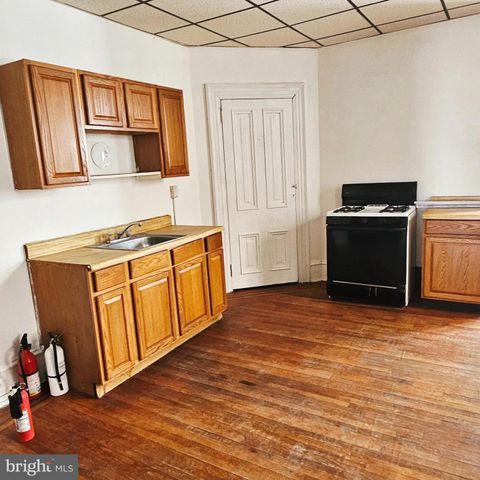 215 HAWS AVE, Norristown, PA 19401