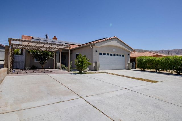 66566 5th Street, Desert Hot Springs, CA 92240