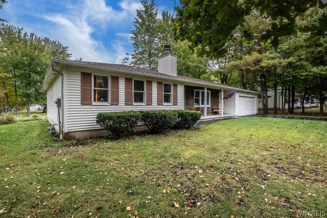 102 Old Orchard Lane, Orchard Park, NY 14127