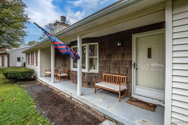 102 Old Orchard Lane, Orchard Park, NY 14127