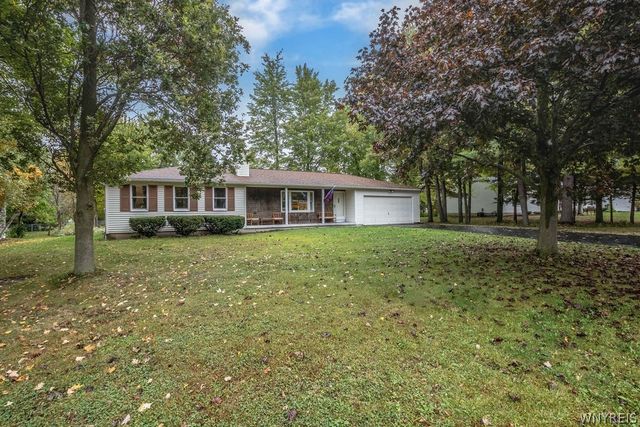102 Old Orchard Lane, Orchard Park, NY 14127