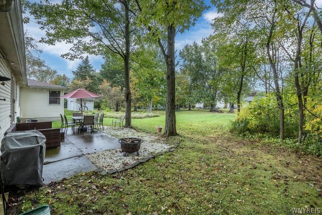 102 Old Orchard Lane, Orchard Park, NY 14127