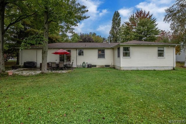 102 Old Orchard Lane, Orchard Park, NY 14127