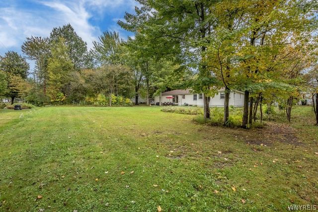 102 Old Orchard Lane, Orchard Park, NY 14127