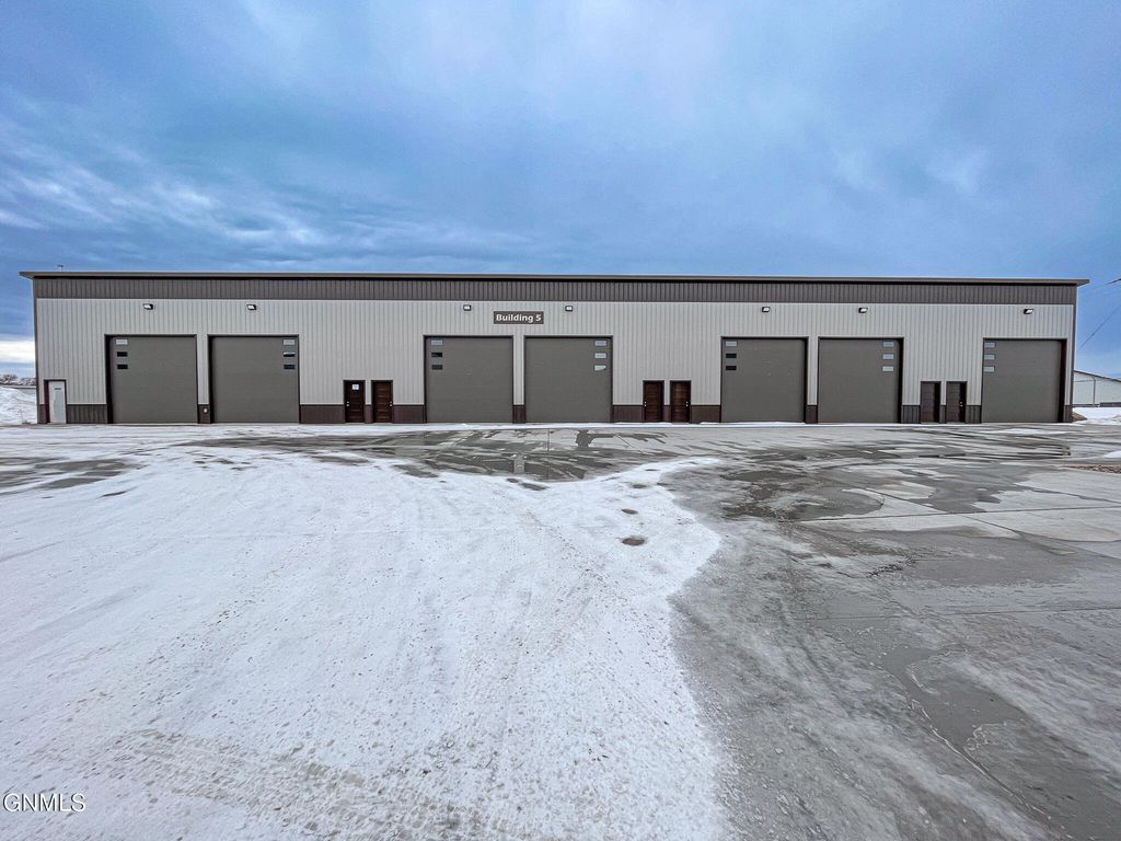 2214 Lockheed Drive 5a, Bismarck, ND 58504