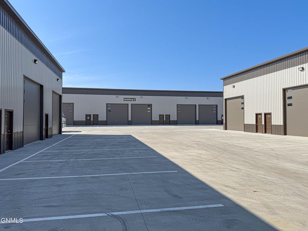 2214 Lockheed Drive 5a, Bismarck, ND 58504 photo 11