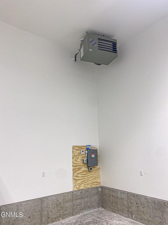 2214 Lockheed Drive 5a, Bismarck, ND 58504 photo 3