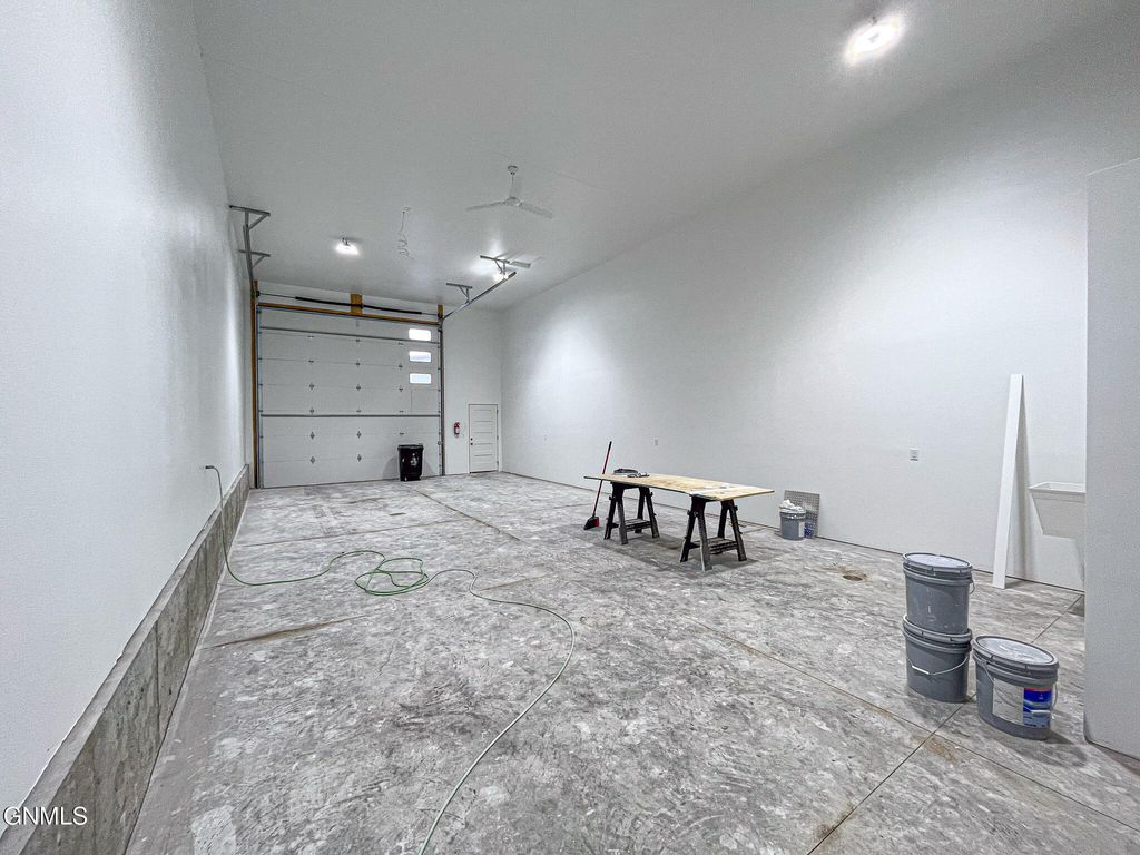 2214 Lockheed Drive 5a, Bismarck, ND 58504 photo 4