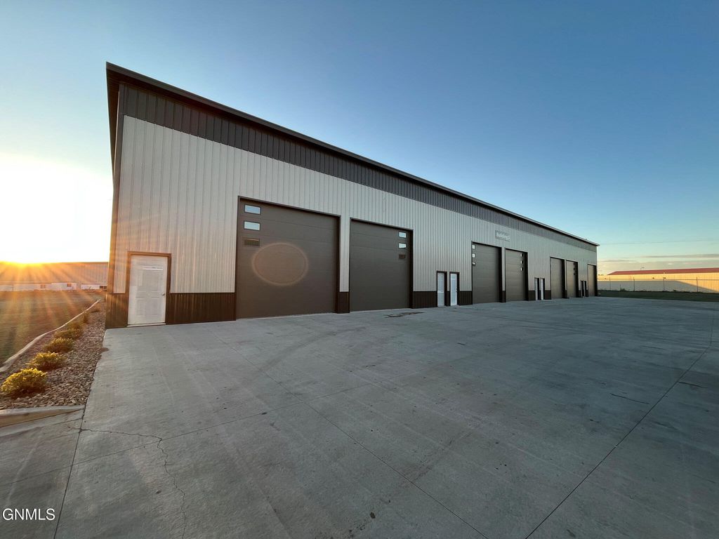 2214 Lockheed Drive 5a, Bismarck, ND 58504 photo 8