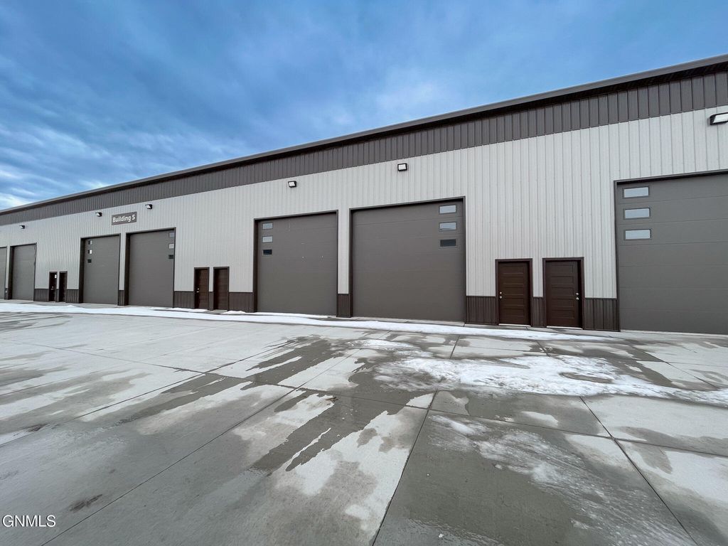 2214 Lockheed Drive 5a, Bismarck, ND 58504 photo 9