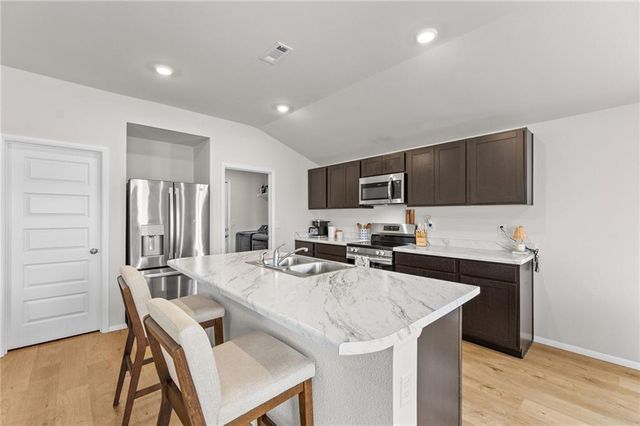 37718 W 208th Terrace, Edgerton, KS 66021