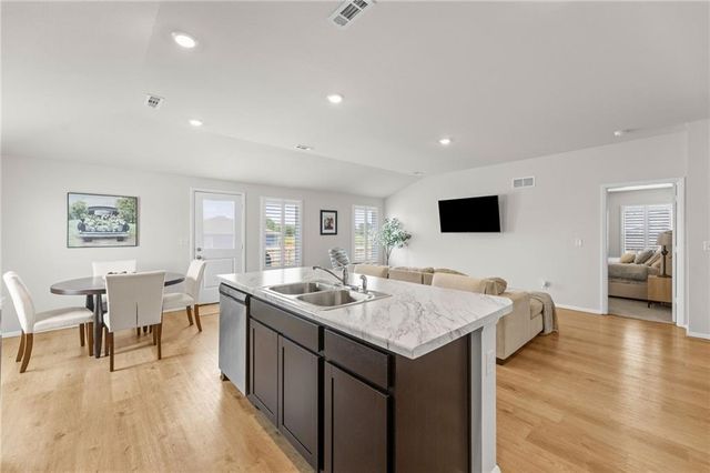 37718 W 208th Terrace, Edgerton, KS 66021
