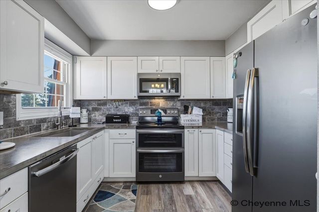 3069 HANSON ST, Cheyenne, WY 82001