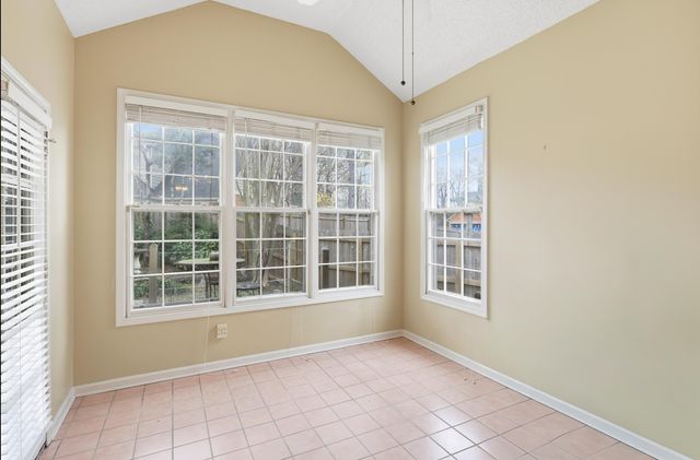 8785 CEDAR MILLS CIR, Memphis, TN 38016