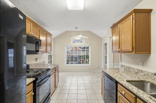 8785 CEDAR MILLS CIR, Memphis, TN 38016