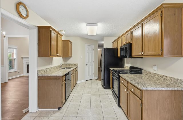 8785 CEDAR MILLS CIR, Memphis, TN 38016