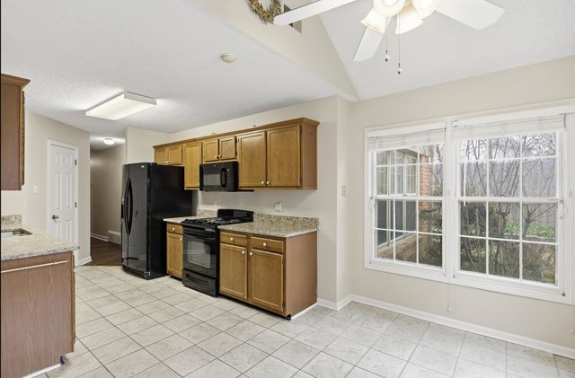 8785 CEDAR MILLS CIR, Memphis, TN 38016