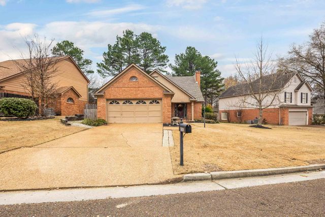 8785 CEDAR MILLS CIR, Memphis, TN 38016