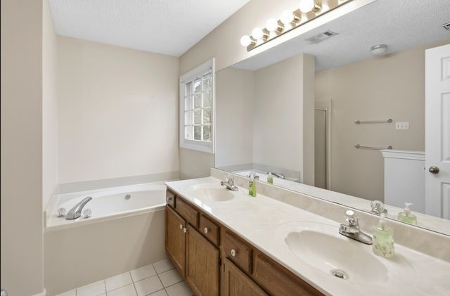 8785 CEDAR MILLS CIR, Memphis, TN 38016