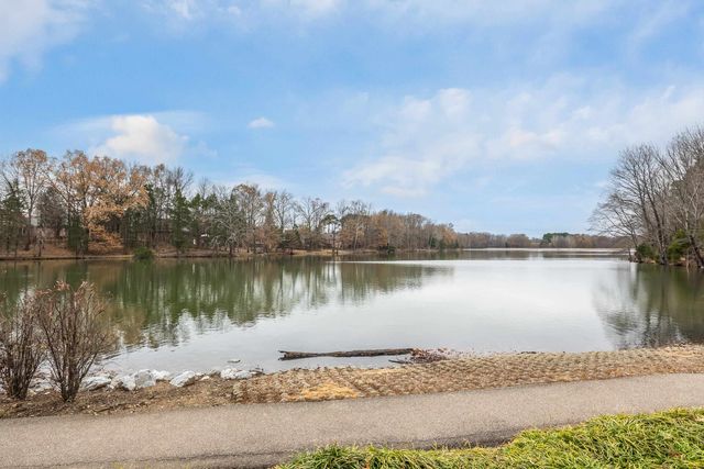 8785 CEDAR MILLS CIR, Memphis, TN 38016