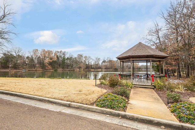 8785 CEDAR MILLS CIR, Memphis, TN 38016