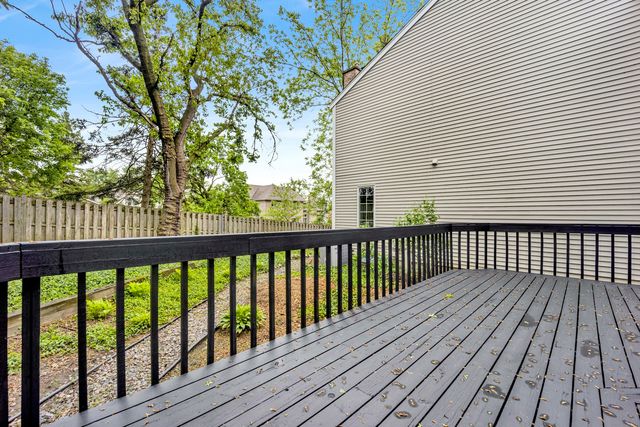 5701 Foxgate Lane, Hinsdale, IL 60521