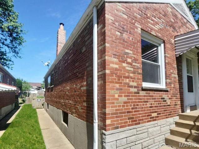 6127 Alaska Avenue, St Louis, MO 63111