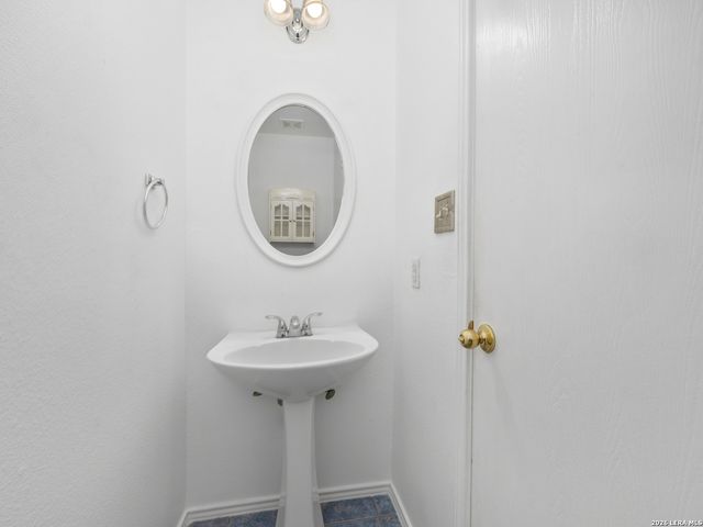 15714 Knollcircle, San Antonio, TX 78247