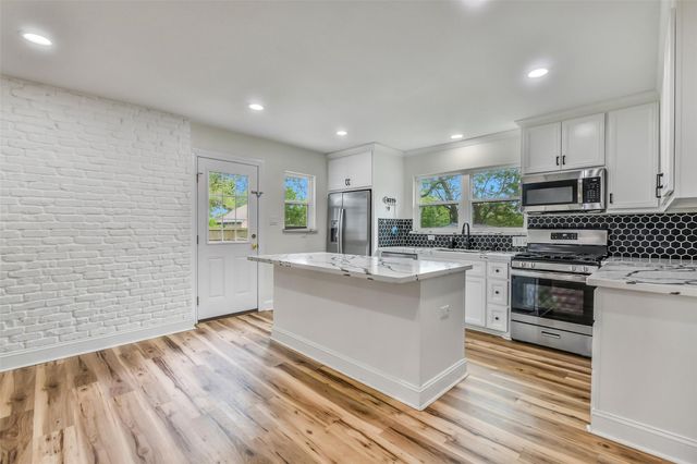 4712 33rd Street, Dickinson, TX 77539