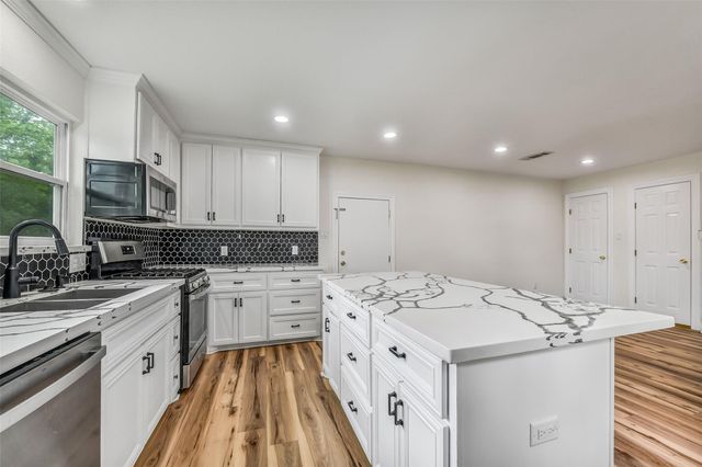 4712 33rd Street, Dickinson, TX 77539