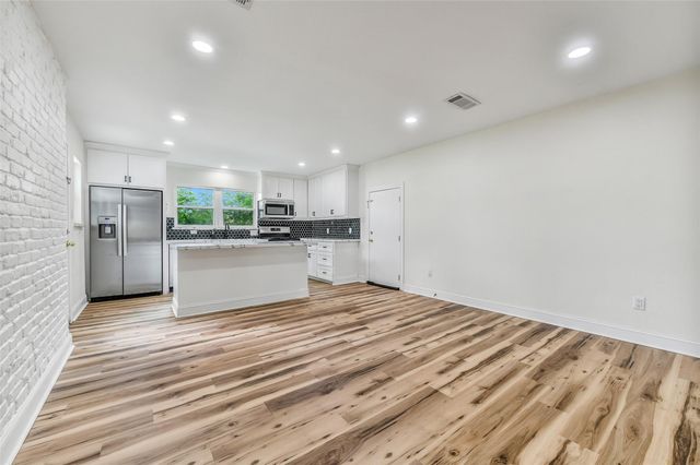 4712 33rd Street, Dickinson, TX 77539