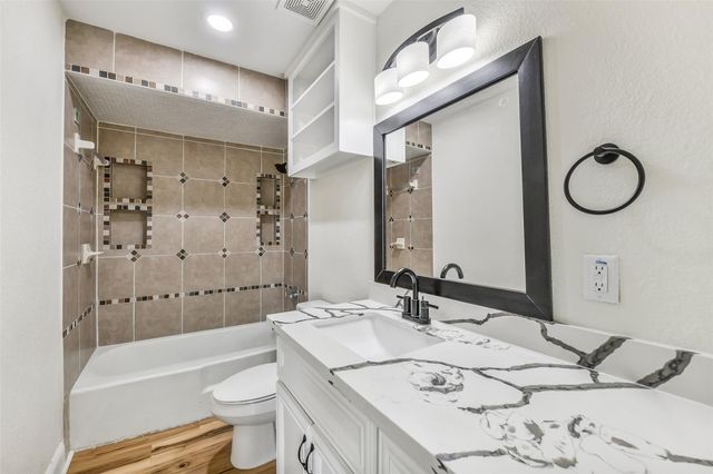 4712 33rd Street, Dickinson, TX 77539