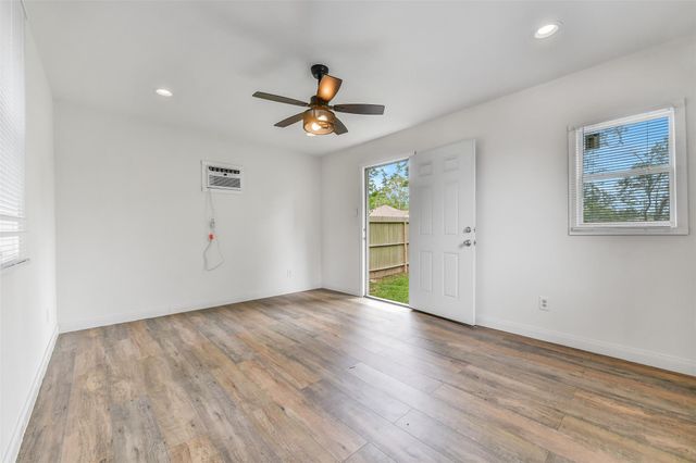 4712 33rd Street, Dickinson, TX 77539