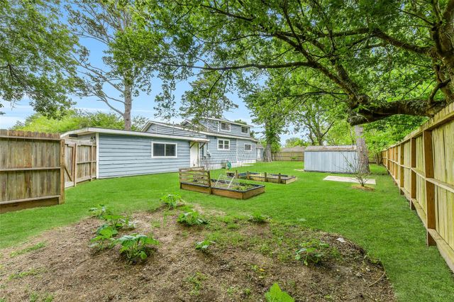 4712 33rd Street, Dickinson, TX 77539