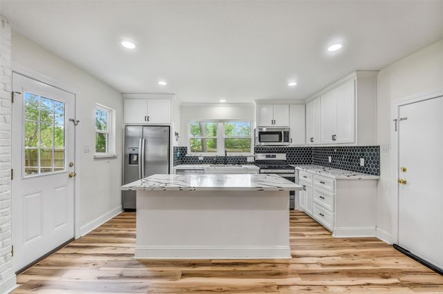 4712 33rd Street, Dickinson, TX 77539