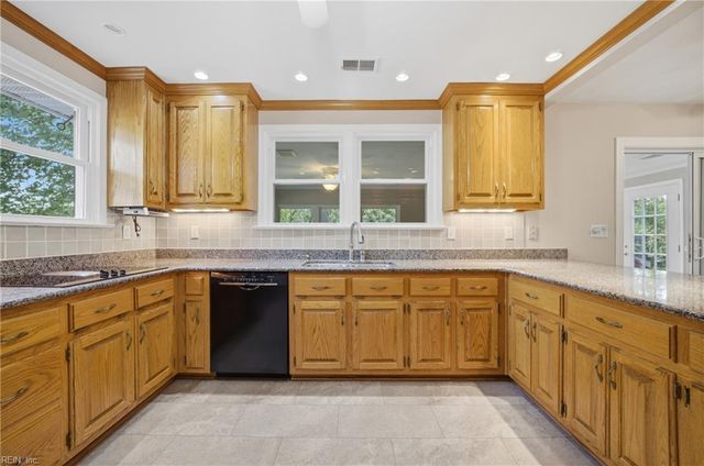 3409 McNeal AVE, Chesapeake, VA 23325