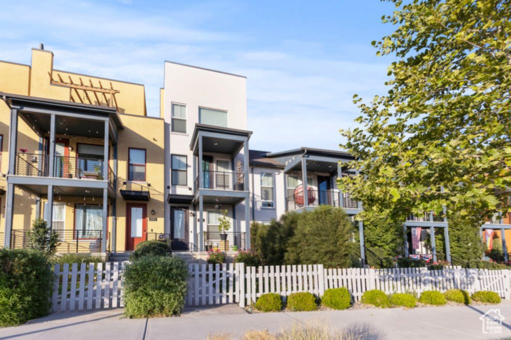 11011 S LAKE RUN RD, South Jordan, UT 84009