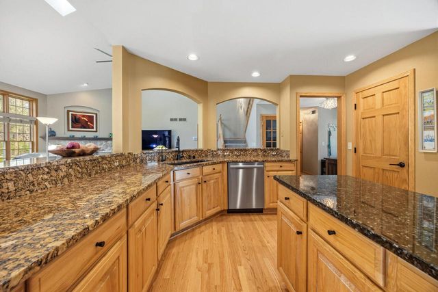 207 Woodlands COURT, Hartland, WI 53029