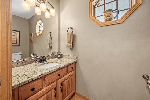 207 Woodlands COURT, Hartland, WI 53029