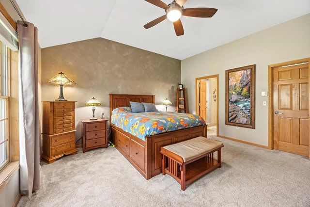 207 Woodlands COURT, Hartland, WI 53029