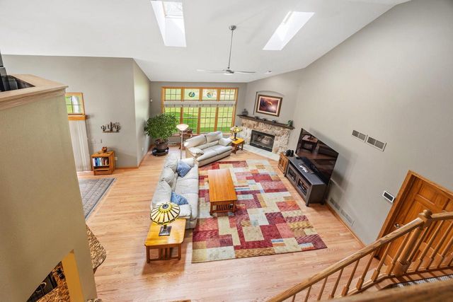 207 Woodlands COURT, Hartland, WI 53029