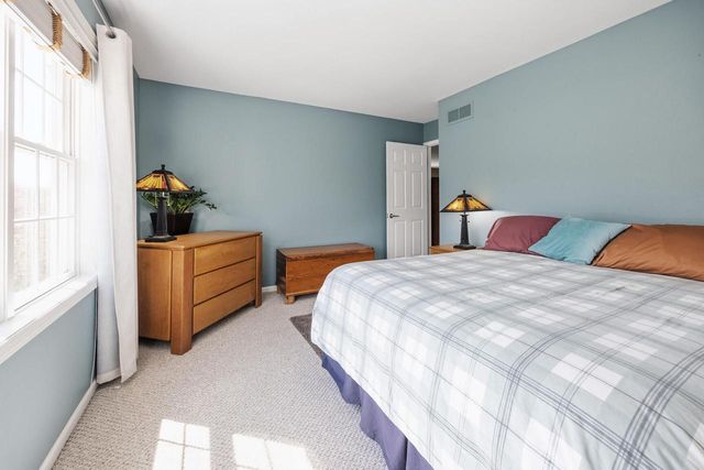 207 Woodlands COURT, Hartland, WI 53029