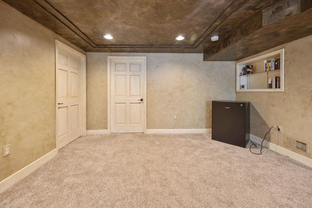 207 Woodlands COURT, Hartland, WI 53029