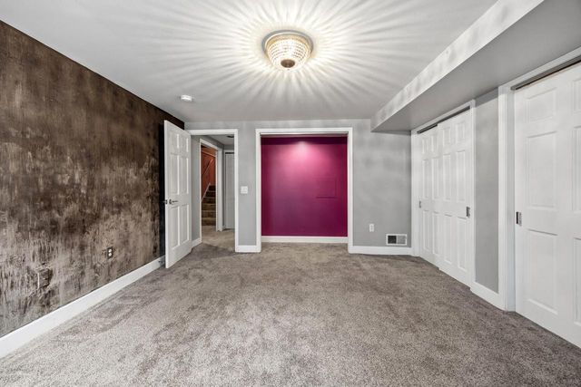 207 Woodlands COURT, Hartland, WI 53029