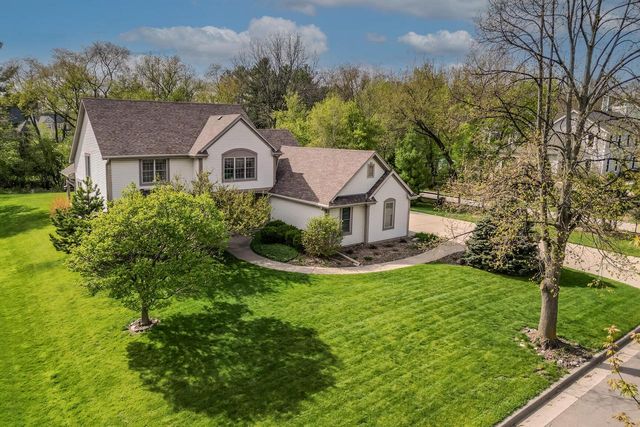 207 Woodlands COURT, Hartland, WI 53029