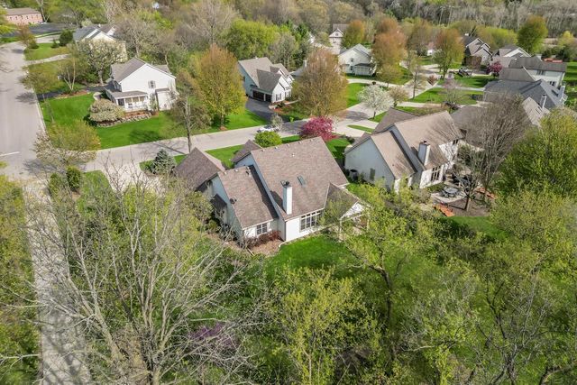 207 Woodlands COURT, Hartland, WI 53029