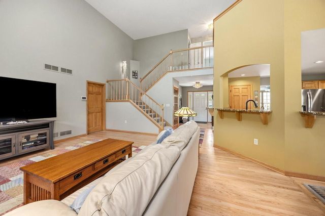 207 Woodlands COURT, Hartland, WI 53029