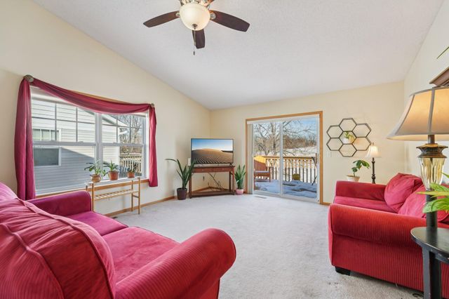 3084 Chisholm Court N, Maplewood, MN 55109