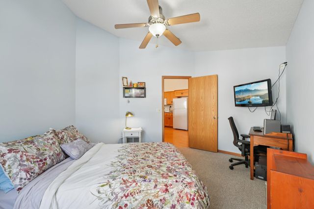 3084 Chisholm Court N, Maplewood, MN 55109